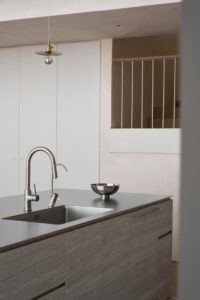 Read more about the article Xu hướng dùng nội thất inox trong thiết kế không gian hiện đại