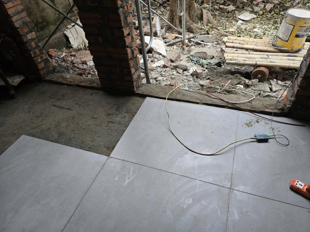 Sửa nhà trọn gói - Lát gạch Granite Thạch bàn kích thước 600x600