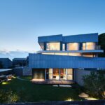 Ngôi nhà 474 m2 mang kiến trúc đương đại đến làng quê nông thôn