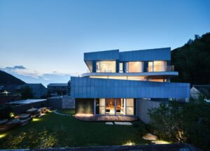 Read more about the article Ngôi nhà 474 m2 mang kiến trúc đương đại đến làng quê nông thôn